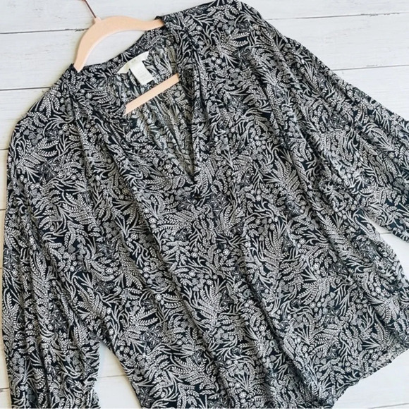 H&M Black Floral‎ Printed Peasant Top Size 10 - Picture 1 of 6